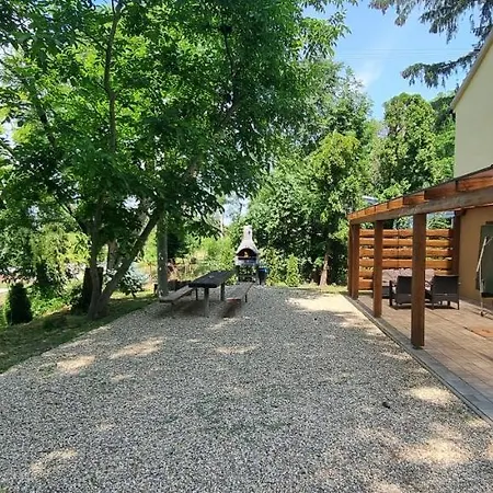 Nad Kupaliskom Holiday home Santovka